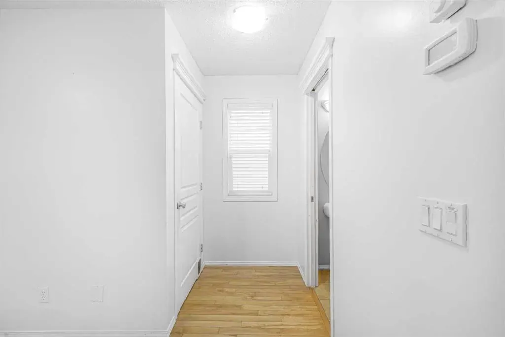 102 Evansford Grove NW