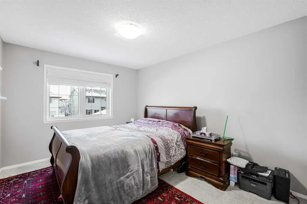 102 Evansford Grove NW