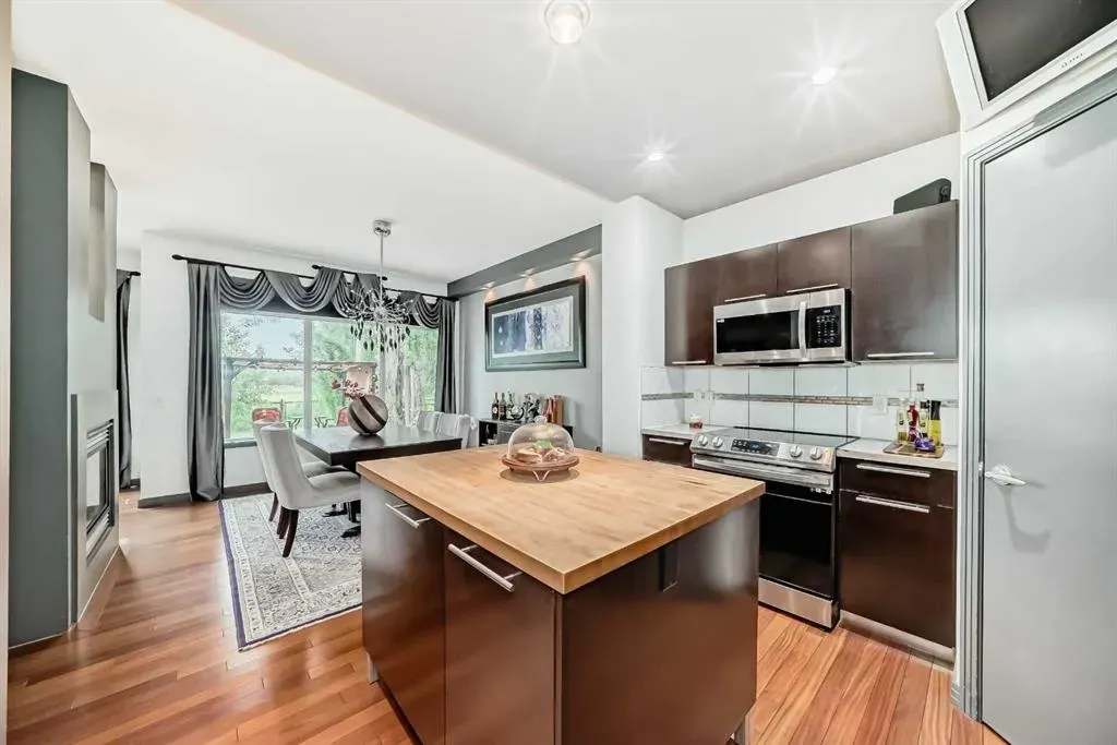 206 Tuscany Ravine Close NW