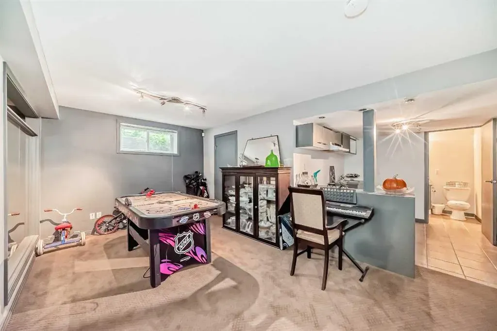 206 Tuscany Ravine Close NW