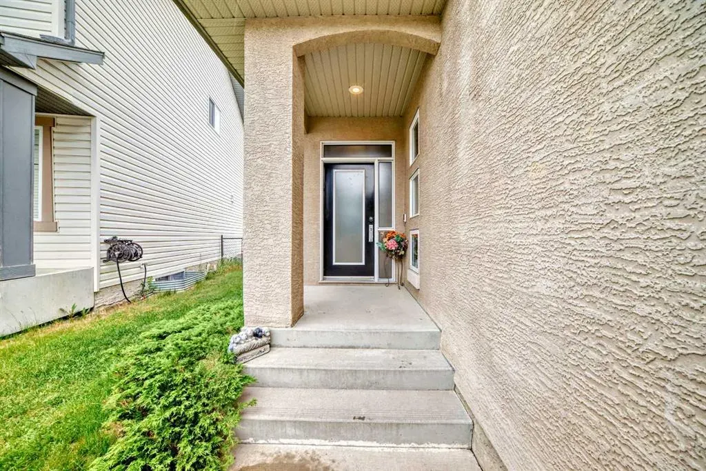 206 Tuscany Ravine Close NW