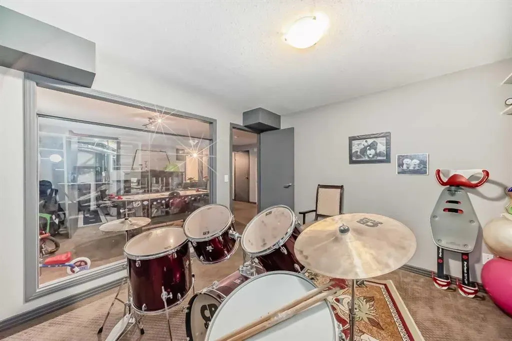 206 Tuscany Ravine Close NW