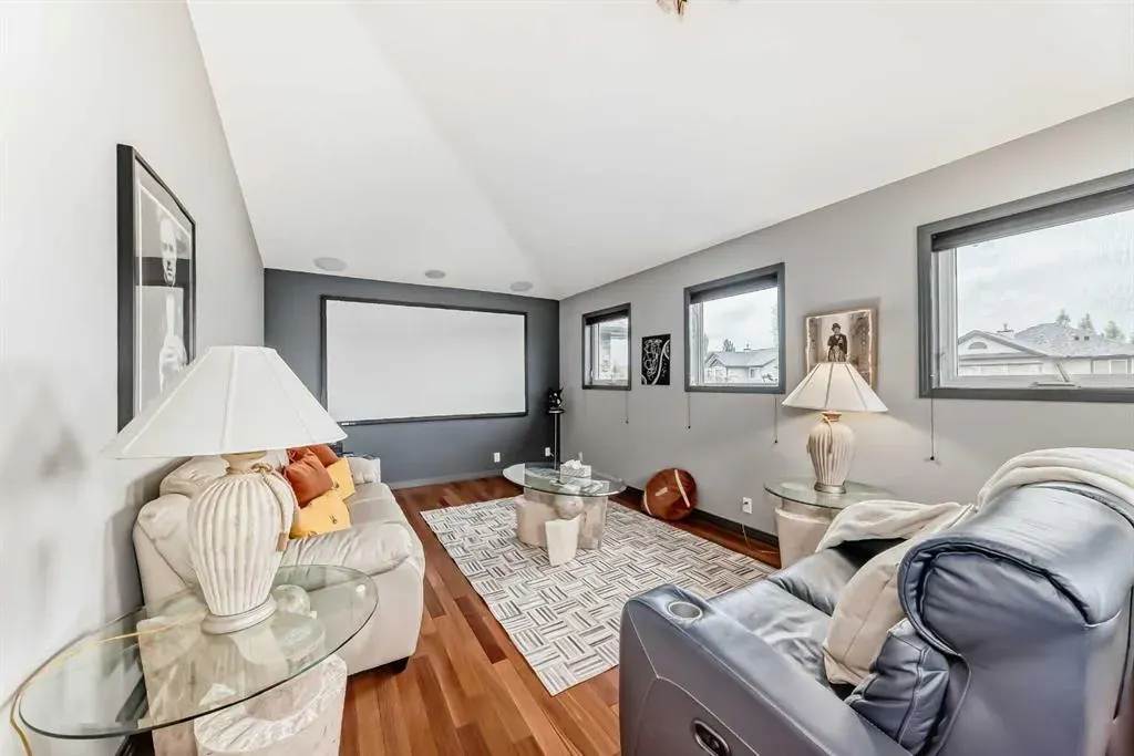 206 Tuscany Ravine Close NW
