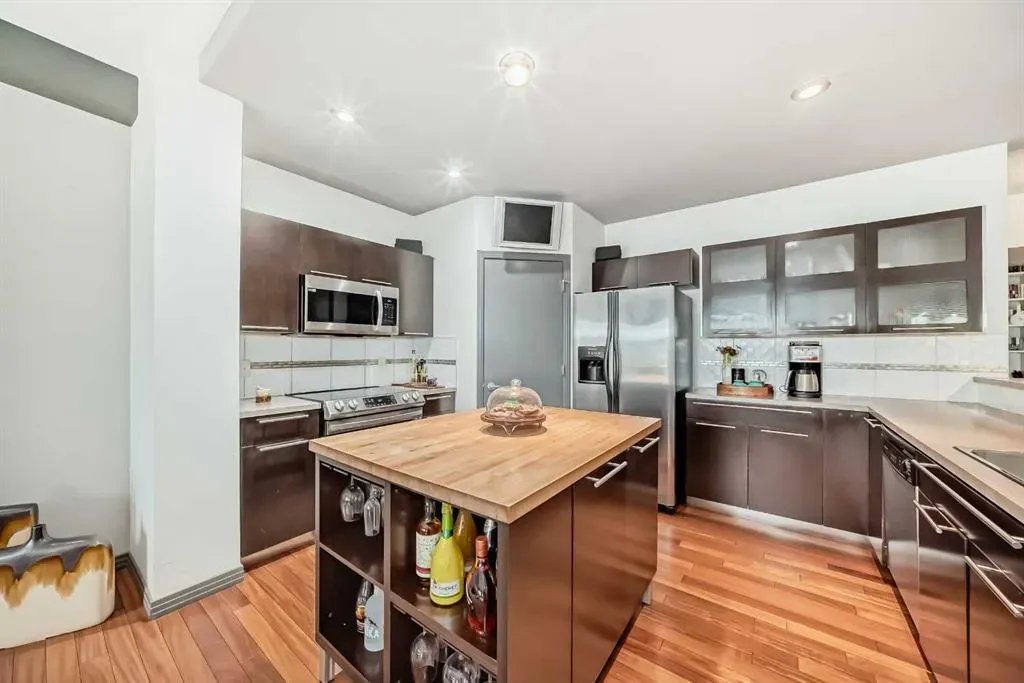 206 Tuscany Ravine Close NW