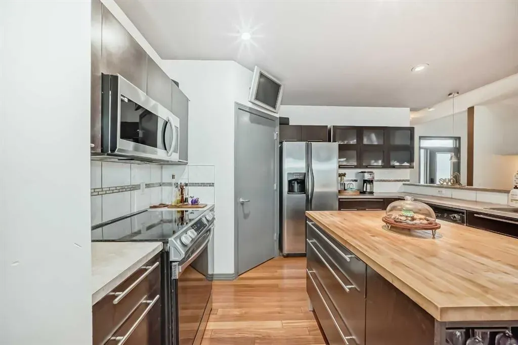 206 Tuscany Ravine Close NW