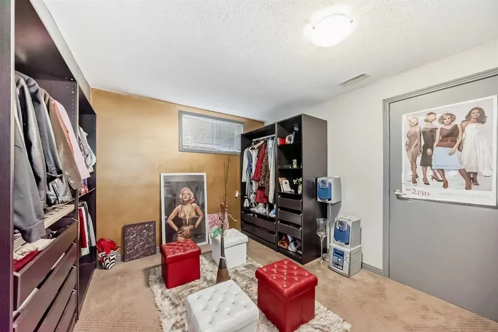 206 Tuscany Ravine Close NW