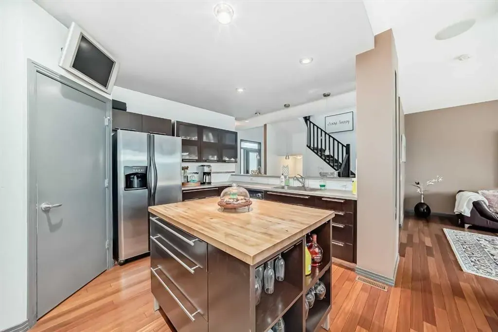 206 Tuscany Ravine Close NW