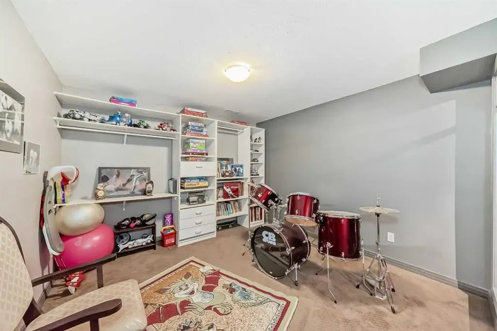 206 Tuscany Ravine Close NW