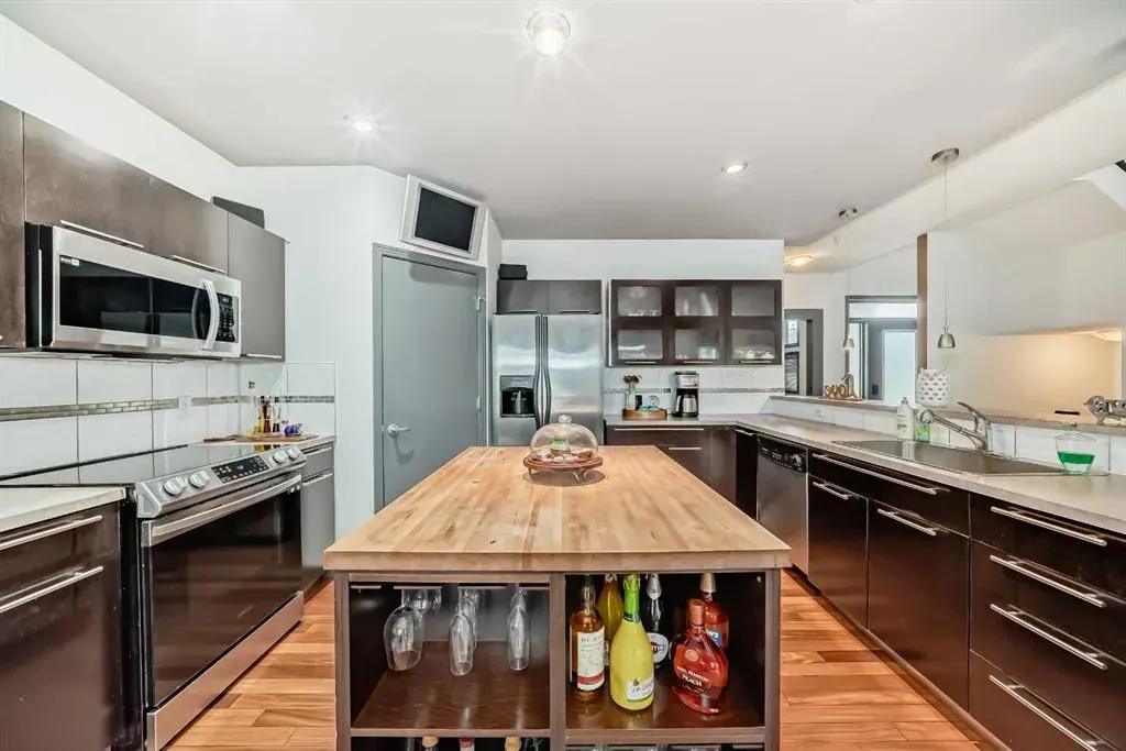 206 Tuscany Ravine Close NW