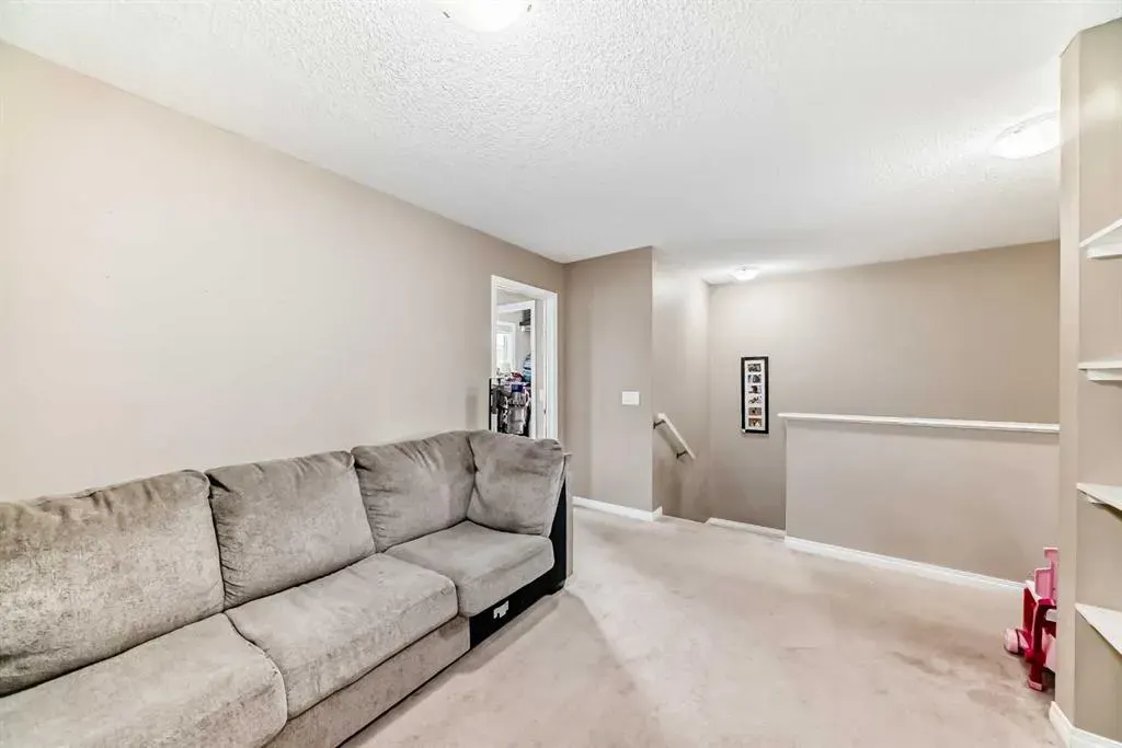 62 Evansridge Crescent NW