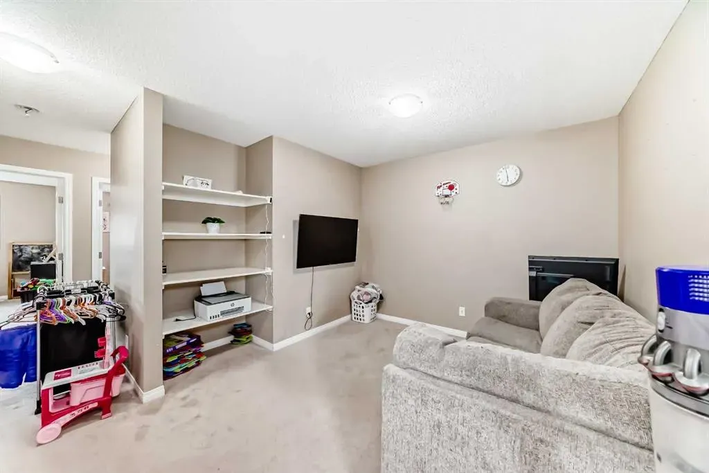 62 Evansridge Crescent NW