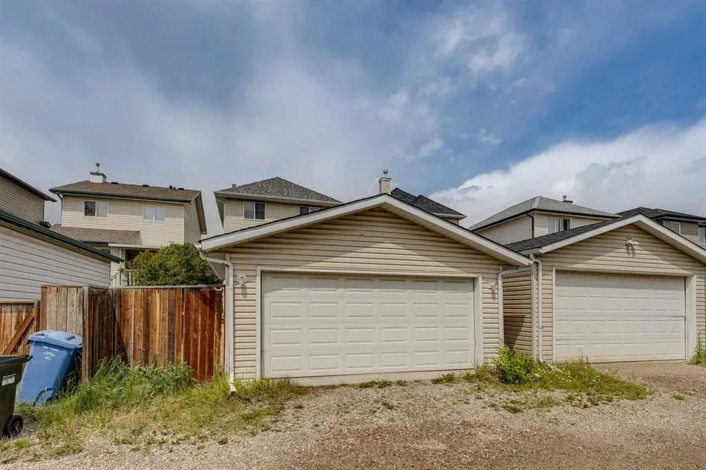202 Evansmeade Close NW