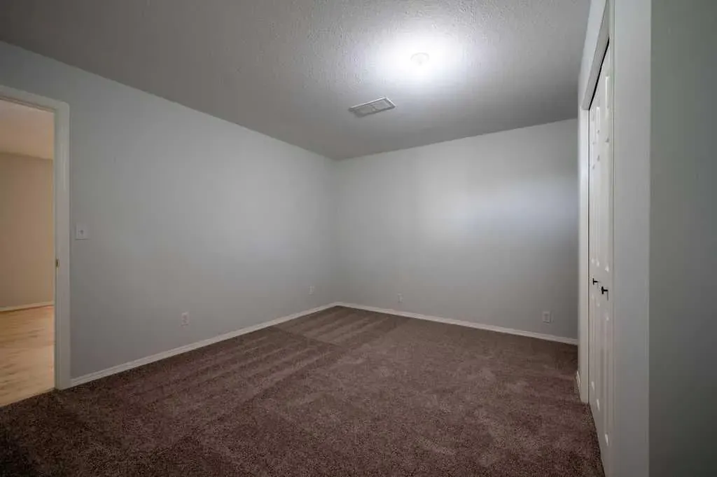 269 Strathford Crescent