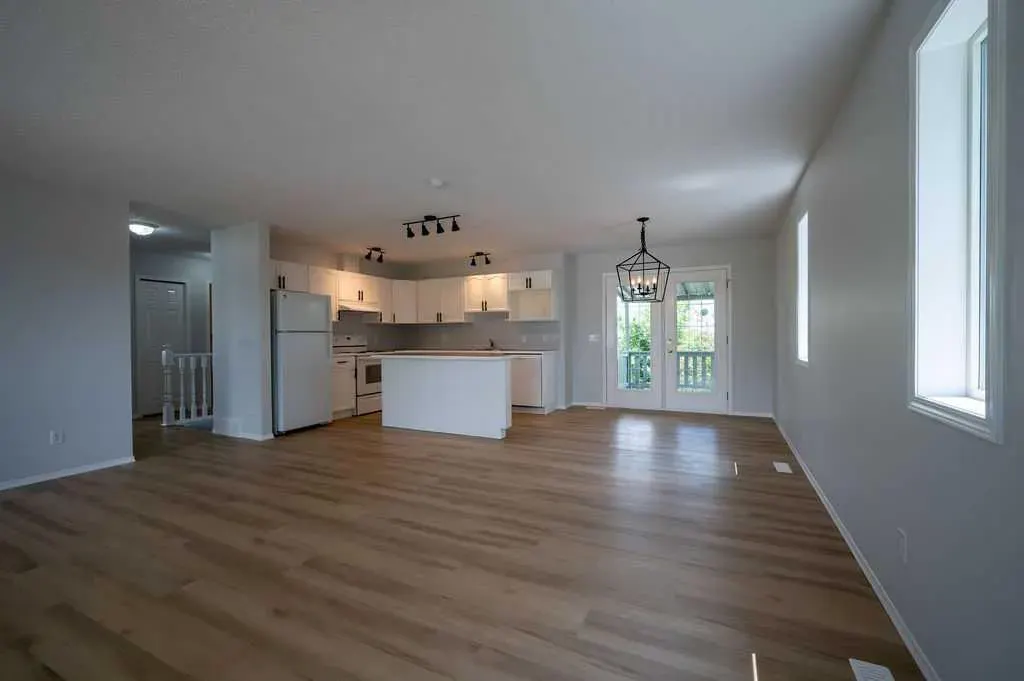 269 Strathford Crescent