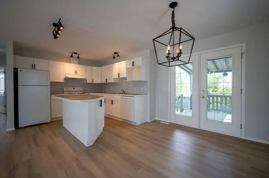269 Strathford Crescent