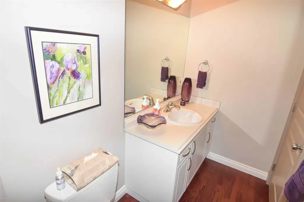 148 Scenic View Close NW