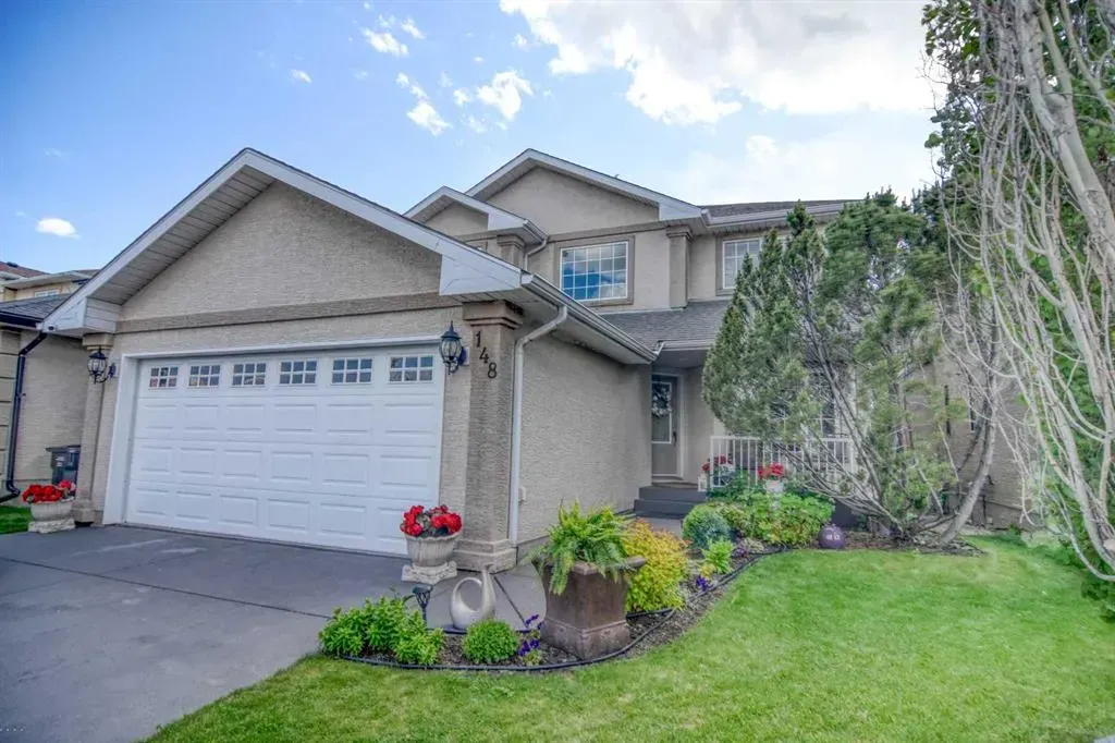 148 Scenic View Close NW