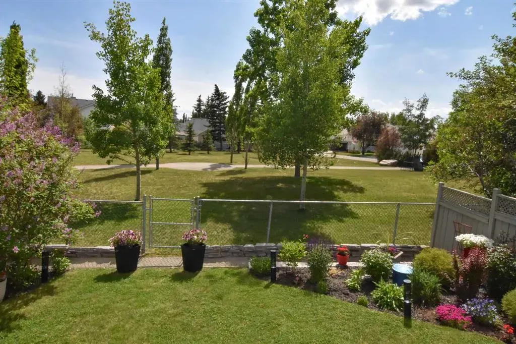 148 Scenic View Close NW