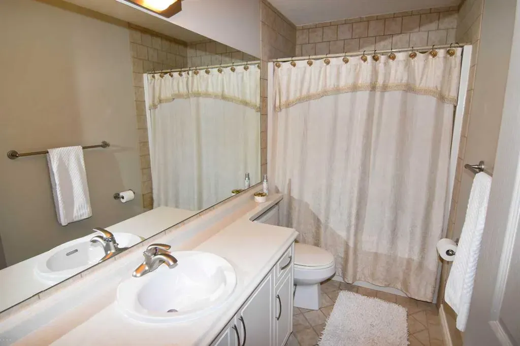 148 Scenic View Close NW