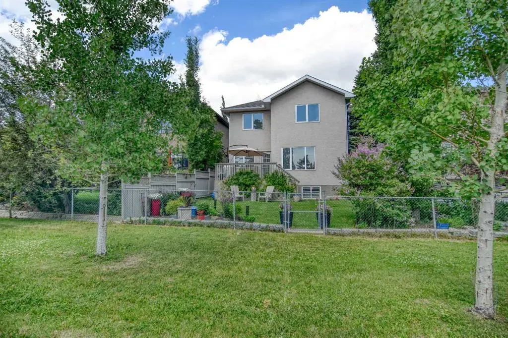 148 Scenic View Close NW