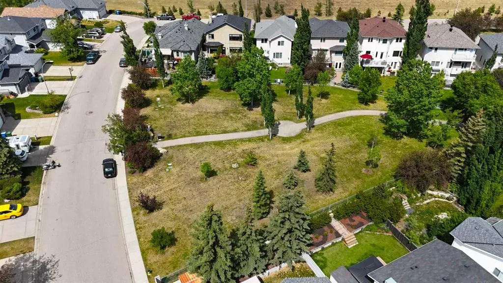 148 Scenic View Close NW