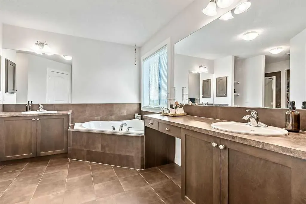 11 Westridge Rise