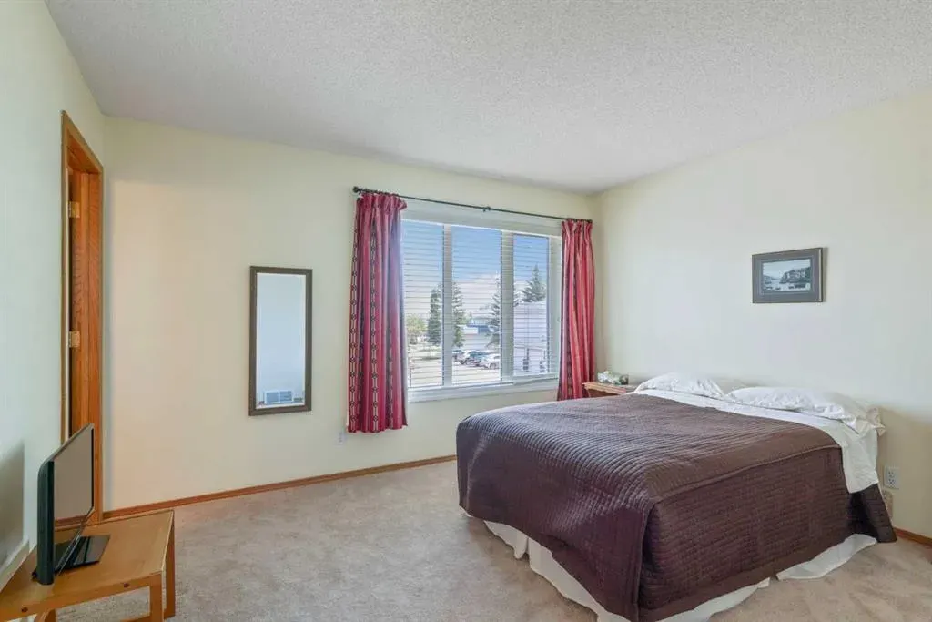 79 Scenic Gardens NW