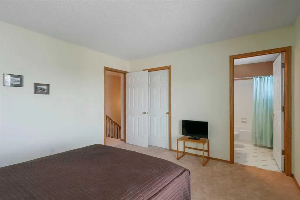 79 Scenic Gardens NW