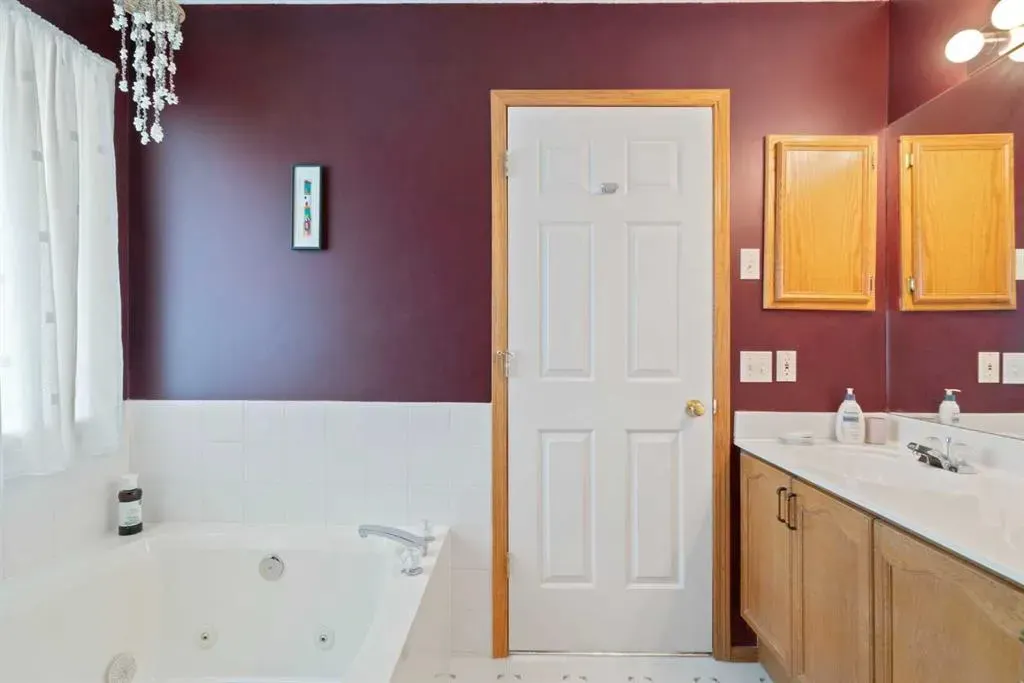 79 Scenic Gardens NW