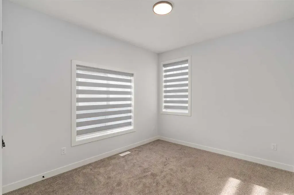 488 Rivercrest View