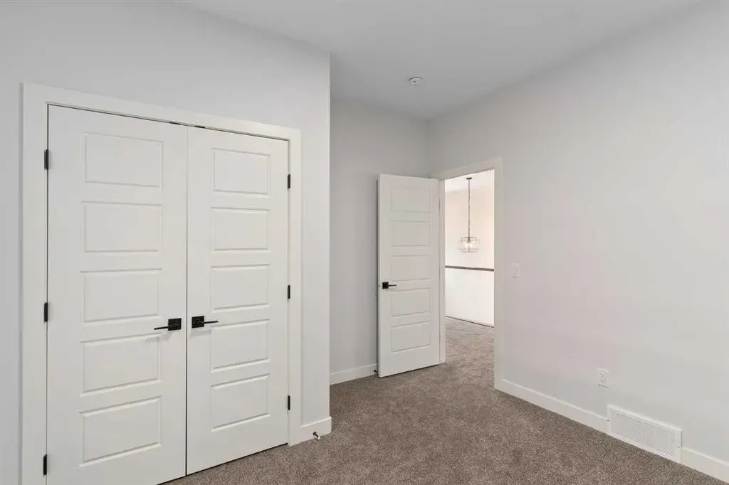 488 Rivercrest View