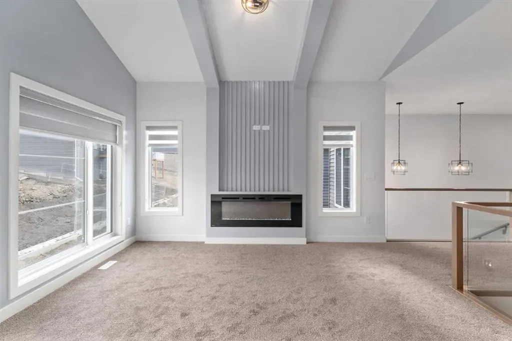 488 Rivercrest View