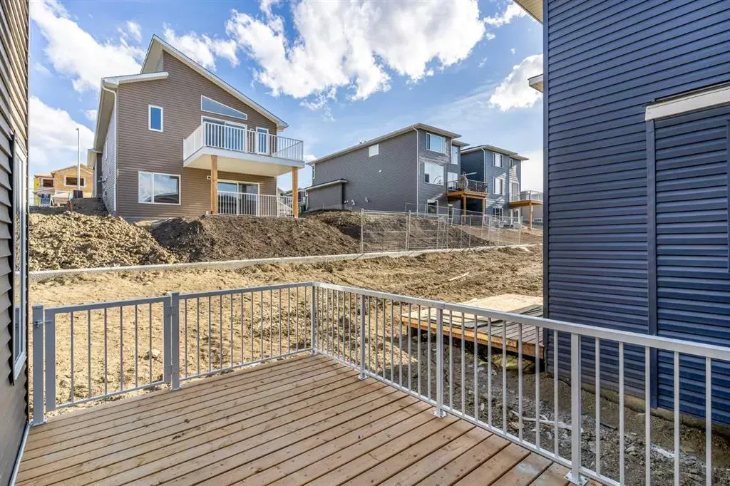 488 Rivercrest View