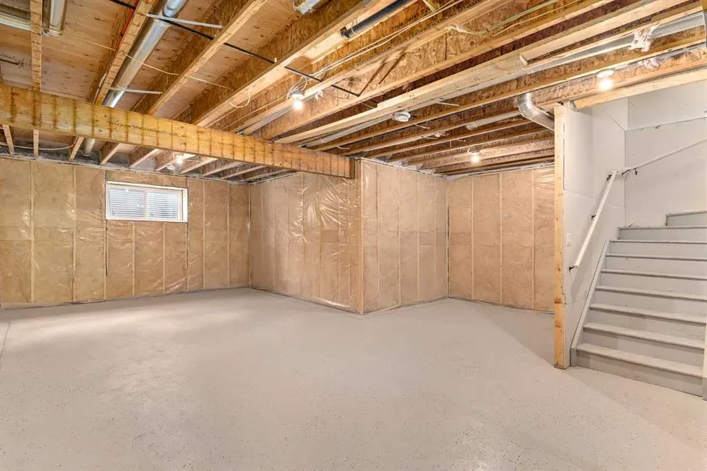 488 Rivercrest View