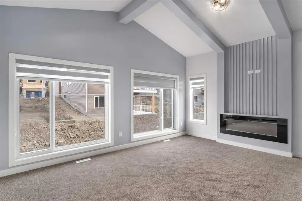 488 Rivercrest View