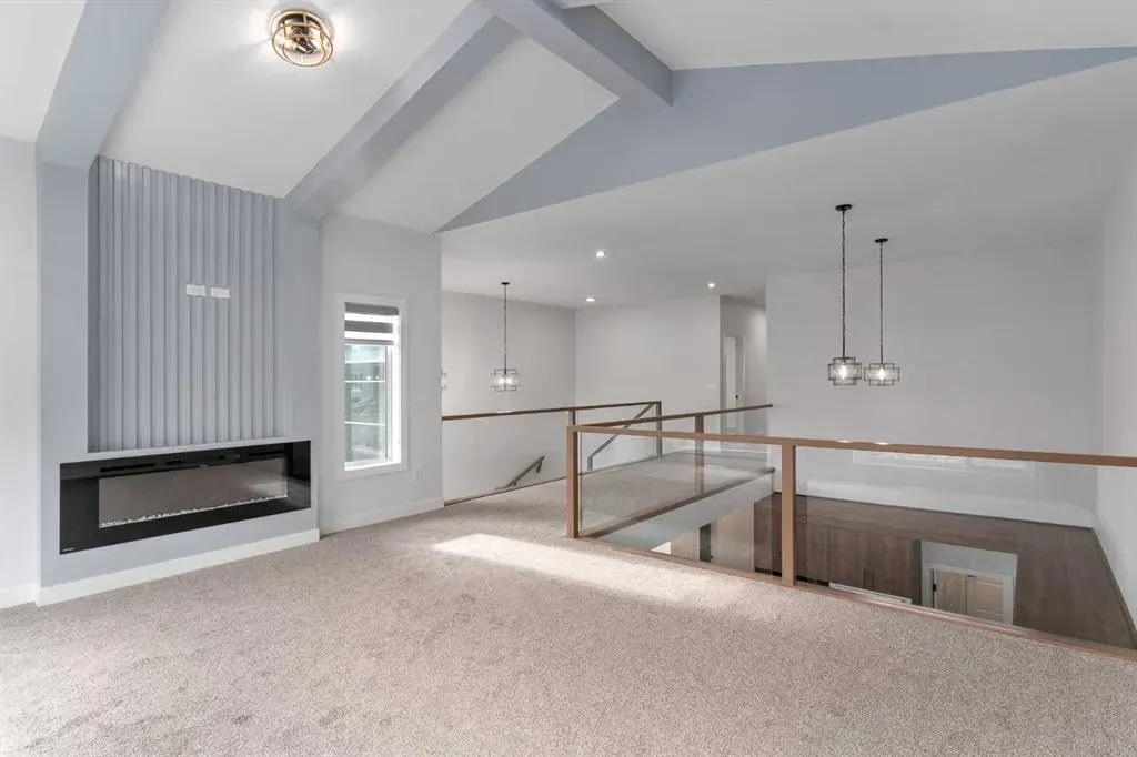 488 Rivercrest View