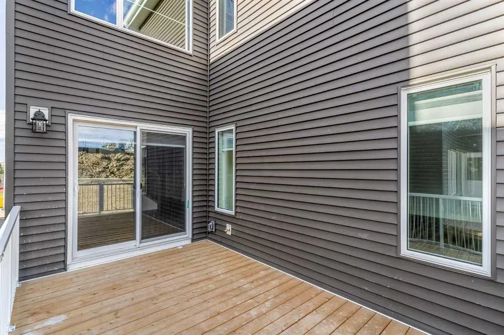 488 Rivercrest View