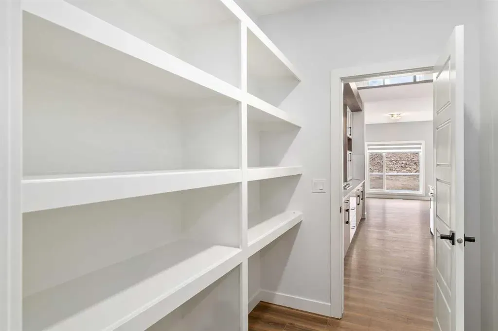 488 Rivercrest View