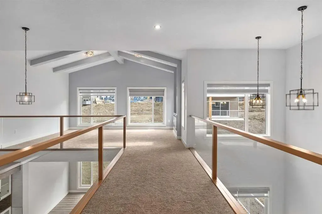 488 Rivercrest View