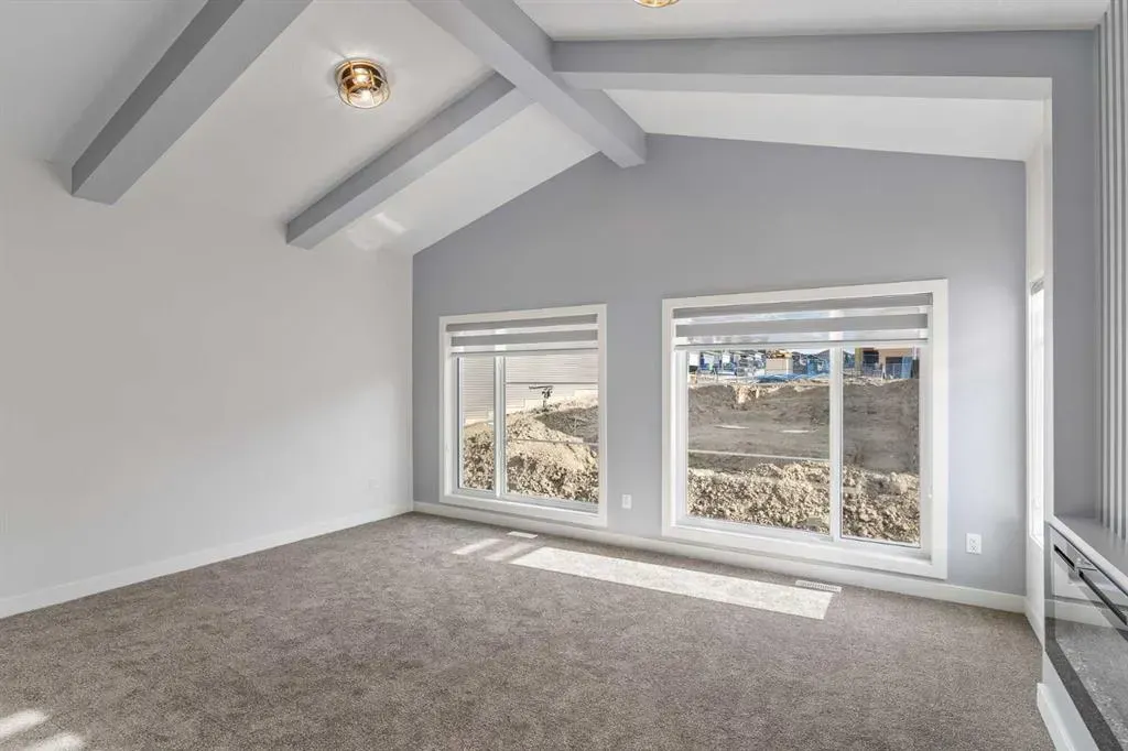 488 Rivercrest View