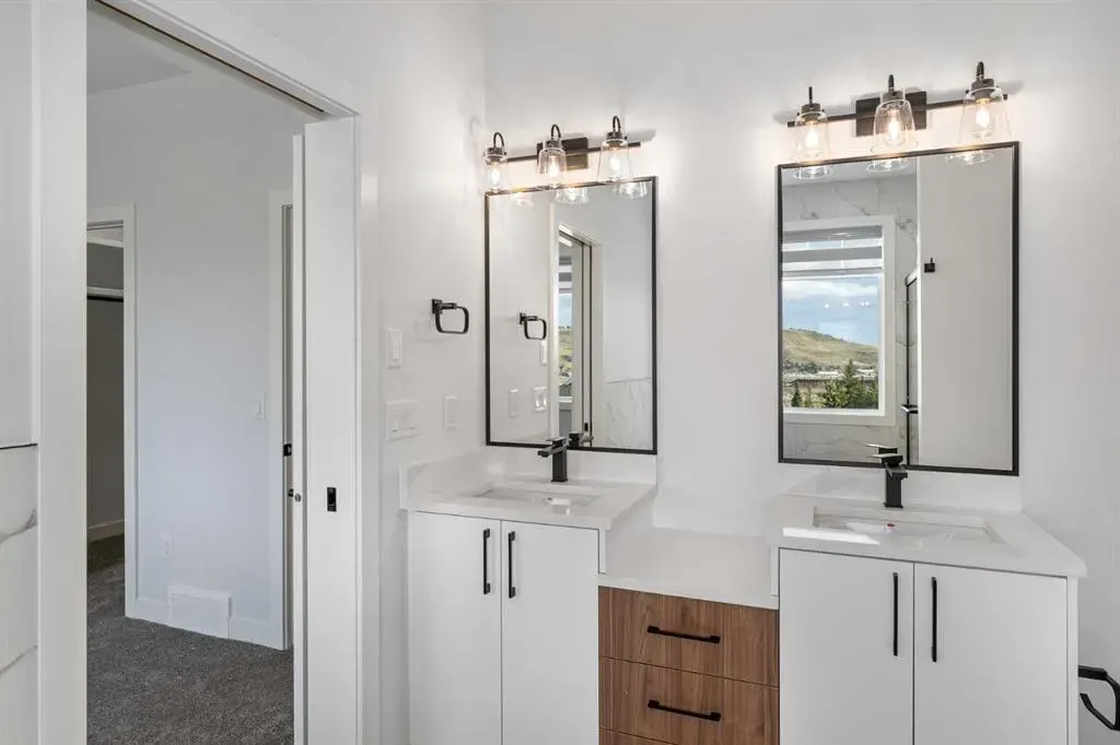 488 Rivercrest View