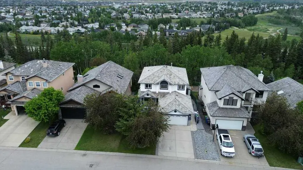 52 Bow Ridge Crescent