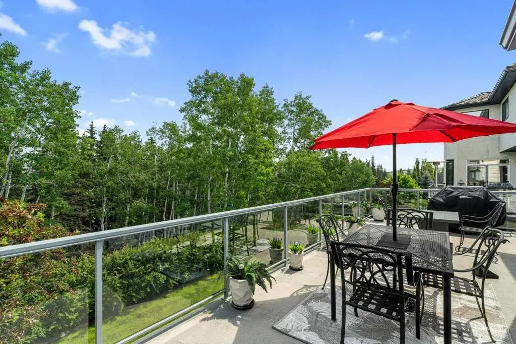 52 Bow Ridge Crescent
