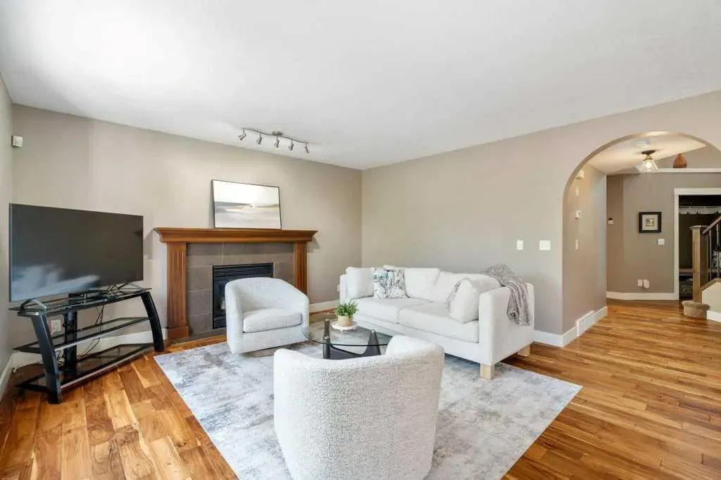 52 Bow Ridge Crescent