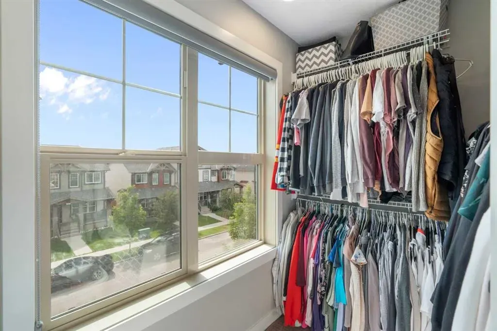 32 Horseshoe Crescent, #301