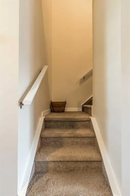 70 Evanscrest Road NW