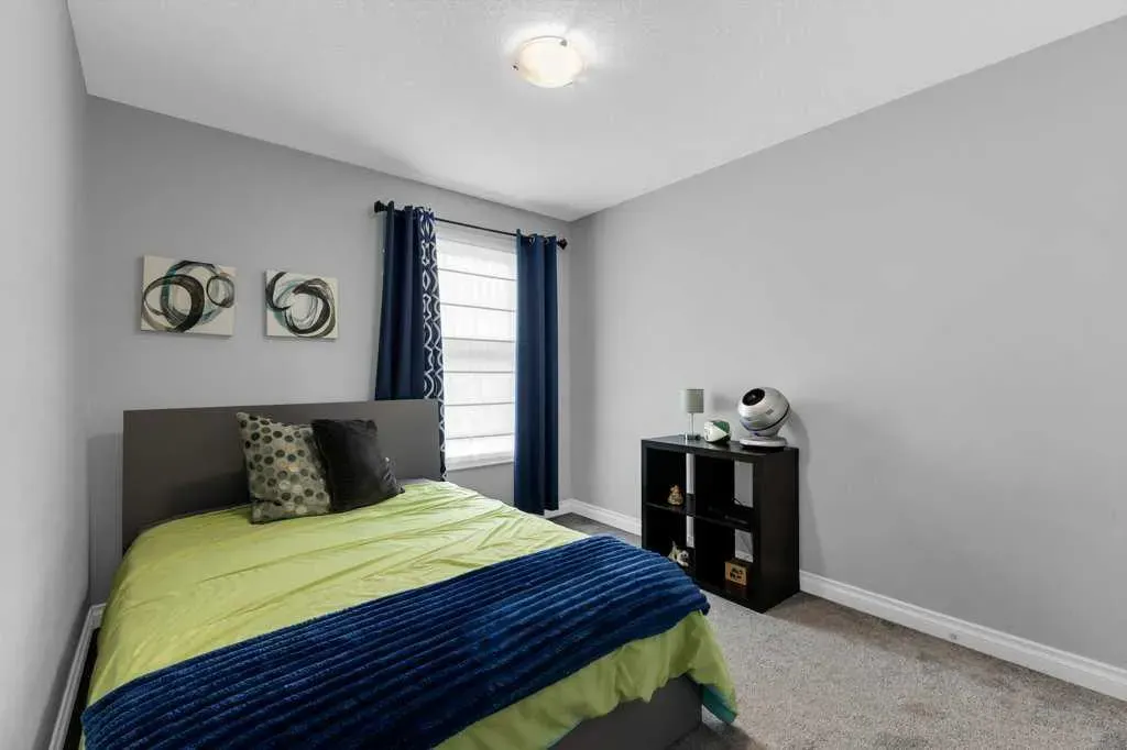 209 Evanspark Gardens NW