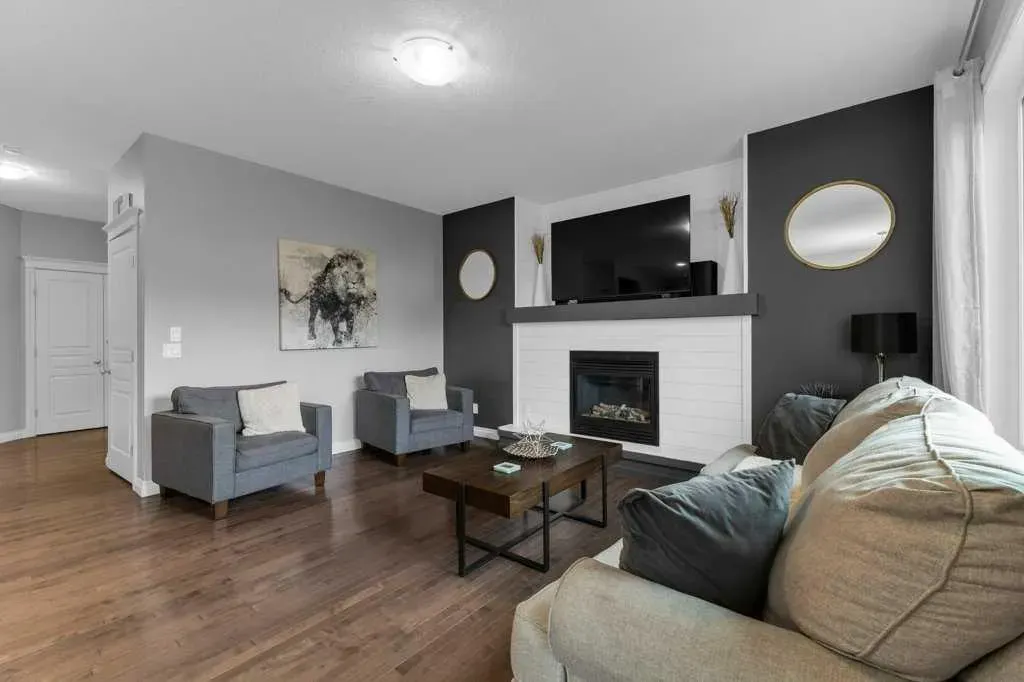 209 Evanspark Gardens NW