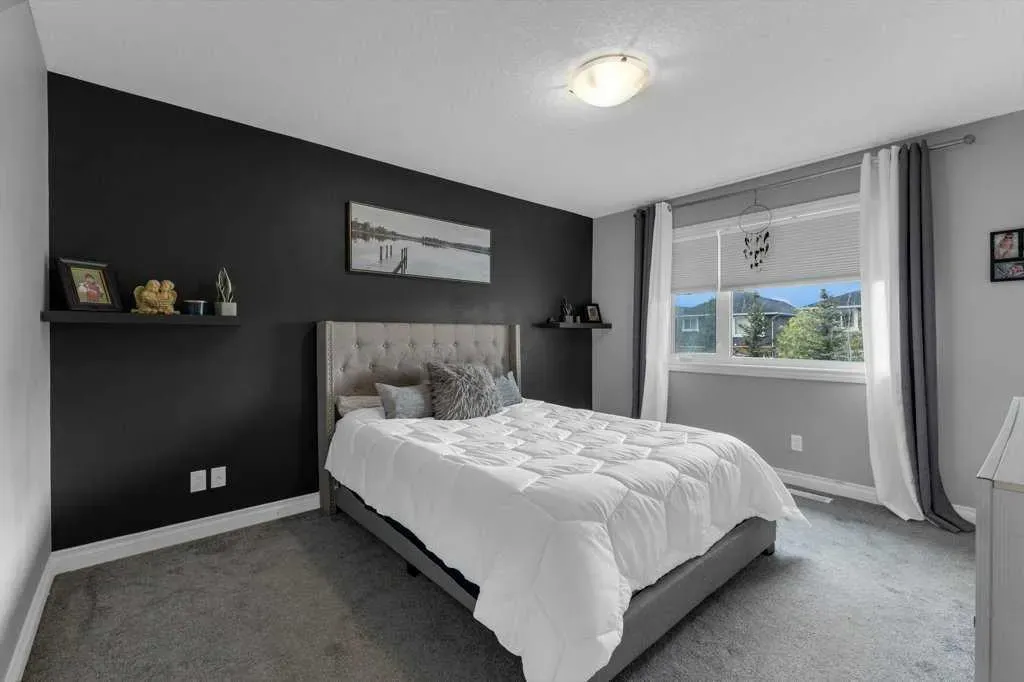 209 Evanspark Gardens NW