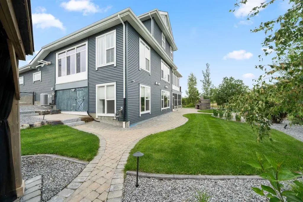 244 Boulder Creek Crescent SE